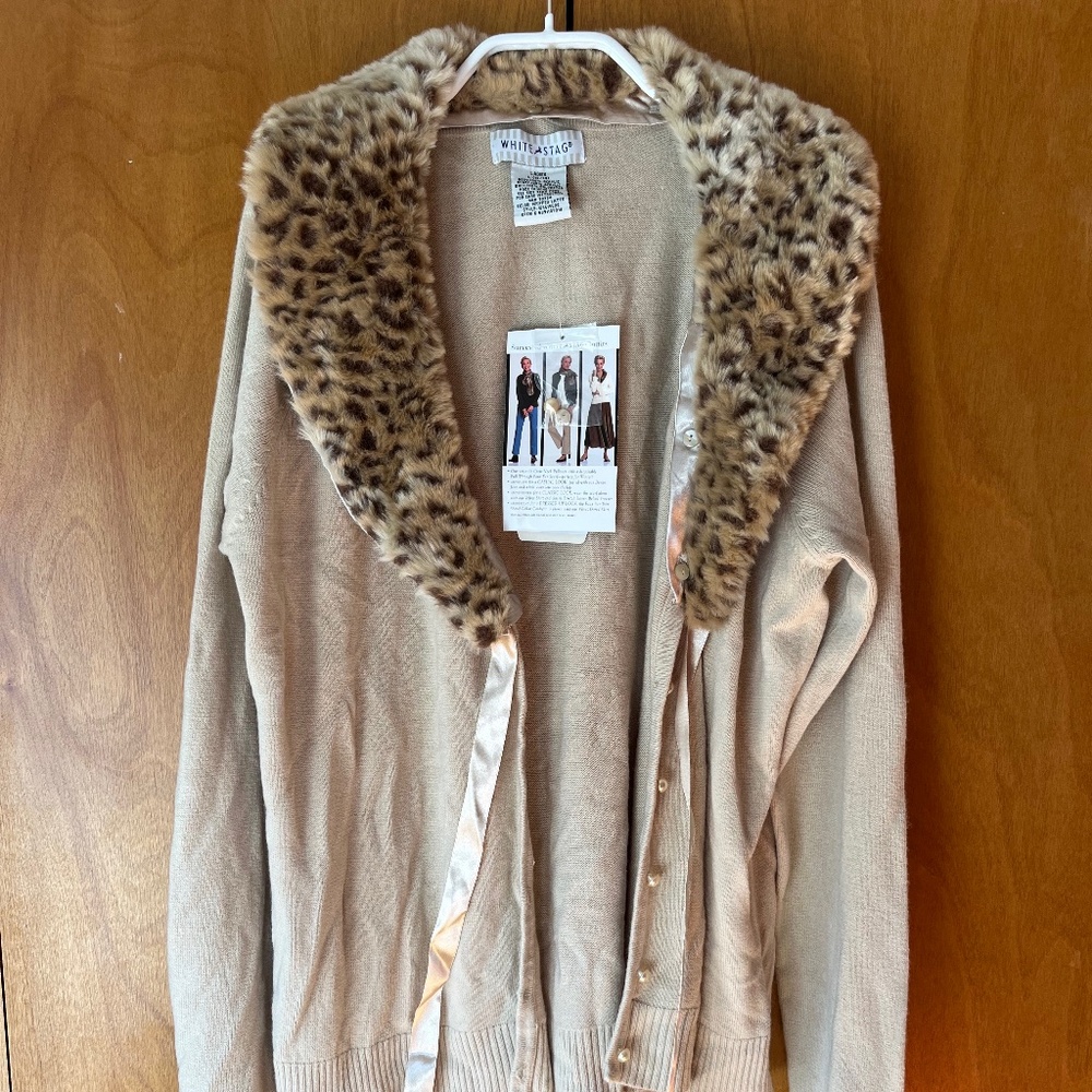 NWT White Stag Circa 2009 Cardigan, Detachable Pull Through Faux Fur Scarf L